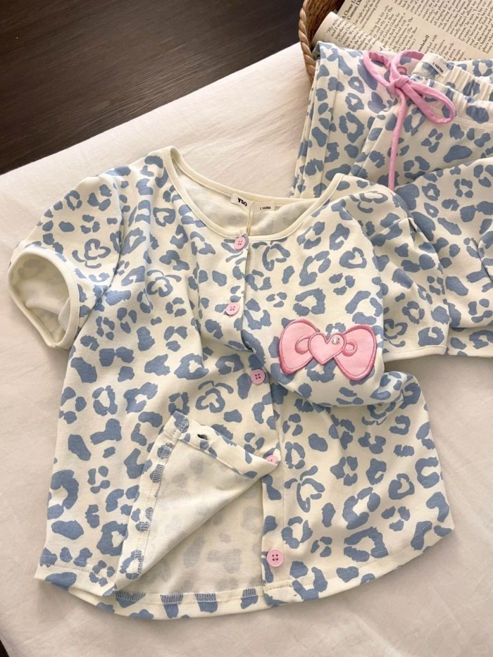 Bộ đồ ngủ in hình da báo màu xanh dễ thương cho bé gái Bộ hai mảnh quần ngắn tay có thể mặc b