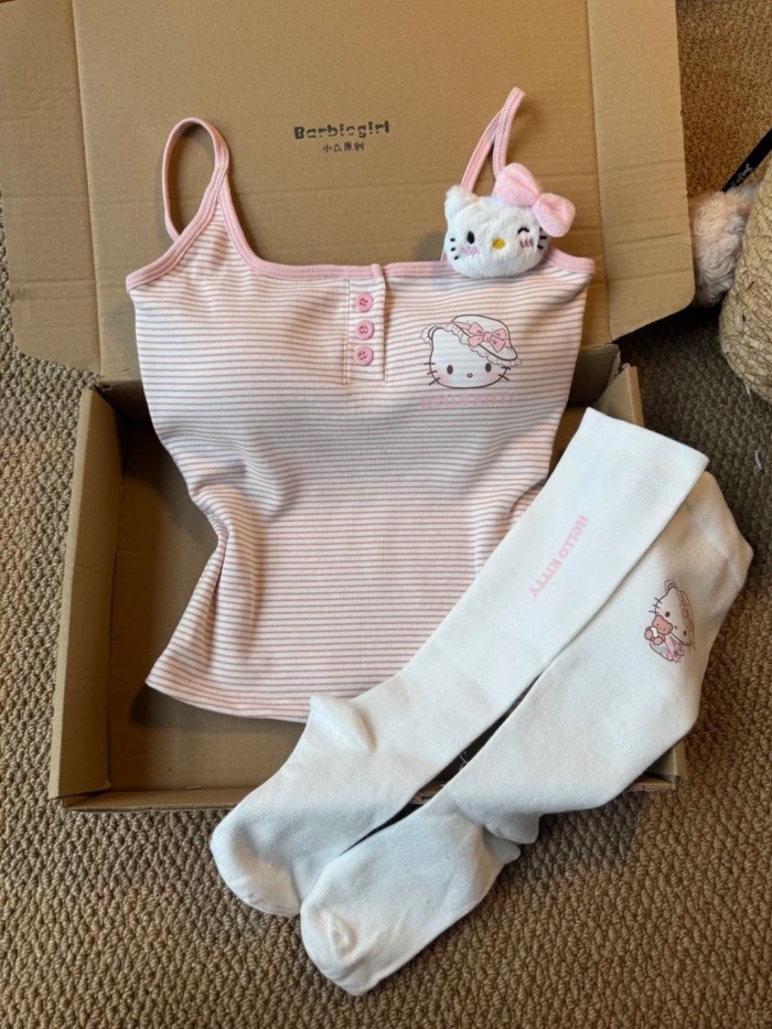Sweet Hello Kitty treo đồ ngủ cho nữ mùa hè mới sọc hồng áo vest quần short mặc nhà có miếng