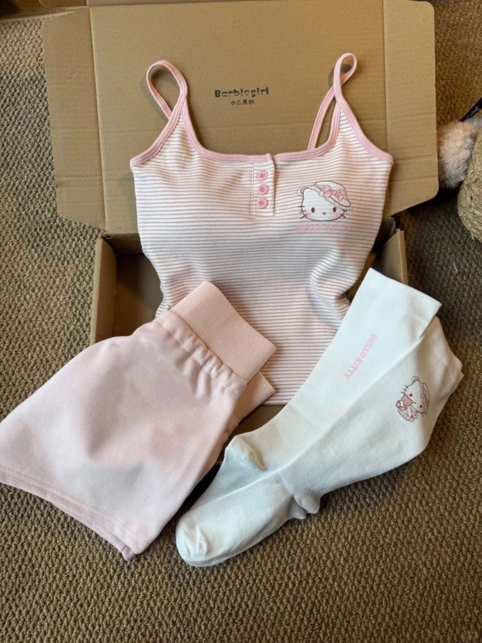 Sweet Hello Kitty treo đồ ngủ cho nữ mùa hè mới sọc hồng áo vest quần short mặc nhà có miếng