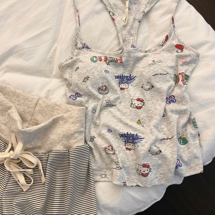 Bộ đồ ngủ có dây đeo Hello Kitty dễ thương và ngọt ngào dành cho nữ có đệm ngực mùa hè mới Bộ