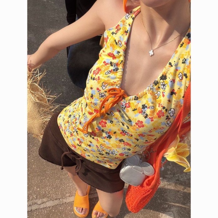 Dopamine Bộ Trang Phục Hoa Dây Cổ Hở Lưng Yếm Nữ Hot Girl Mùa Hè Vàng Mỏng Mỏng Ngoài Top