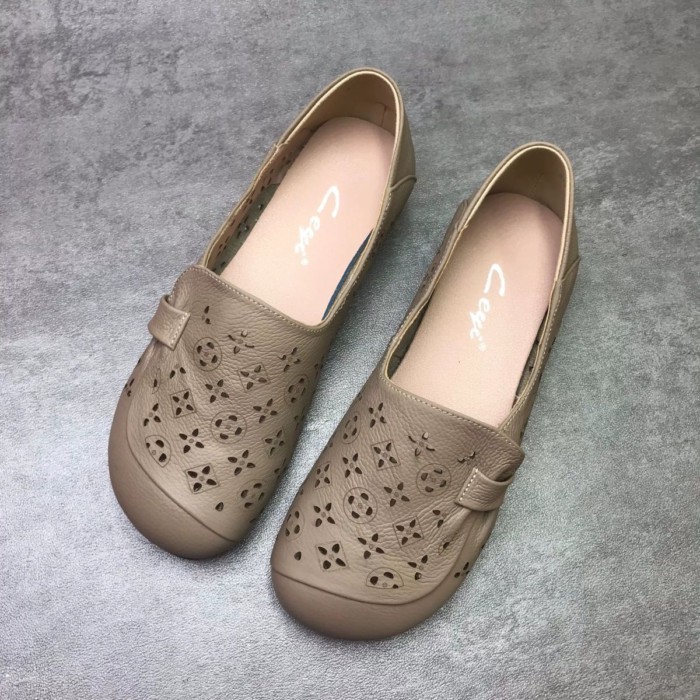 Mùa Hè Mới Giày Sandal Nữ Retro Giày Đơn Đế Mềm Da Mềm Thoải Mái Rỗng Lỗ Thoáng Khí giày