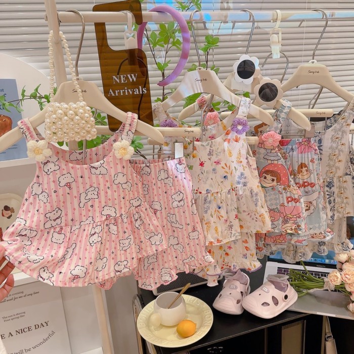 Suspender Bộ đồ ngắn lưng trái tim hoa in hình mùa hè Phim hoạt hình bé gái