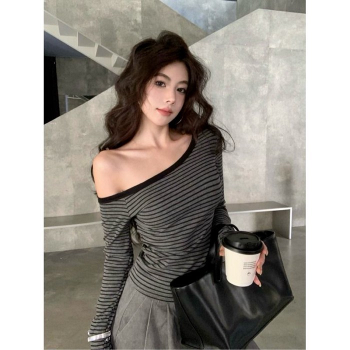 Áo thun dài tay phong cách Hàn Quốc gợi cảm hấp dẫn dành cho nữ mùa thu sọc vai xéo đa năng d
