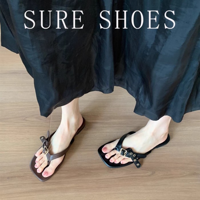 Lan ~ Phiên Bản PU 1cm Đế Phẳng Retro Flip-Flops Mặc Ngoài Phong Cách Mới Mùa Hè Thắt Lưng Khóa Dép