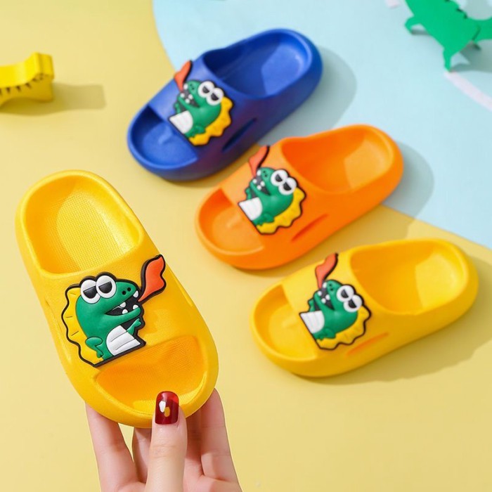 Dép trẻ em đế mềm chống trượt hoạt hình khủng long phun lửa đế dày chống trượt dép bé gái mùa