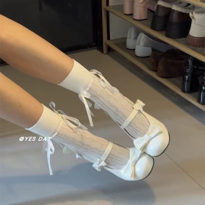 Giày mũi tròn kiểu Pháp gót dày nông mũi tròn da nhỏ cho nữ Giày mùa xuân Velcro Mary Jane đa năng