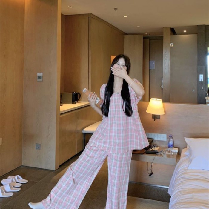 Bộ đồ ngủ kẻ sọc màu hồng ngọt ngào dành cho nữ quần ngắn tay mỏng mặc nhà rộng thùng thình