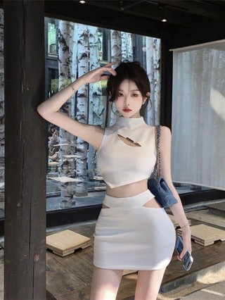 Bộ hai món mới Áo ngắn tay rỗng kiểu Pháp dành cho nữ váy ngắn che hông rỗng