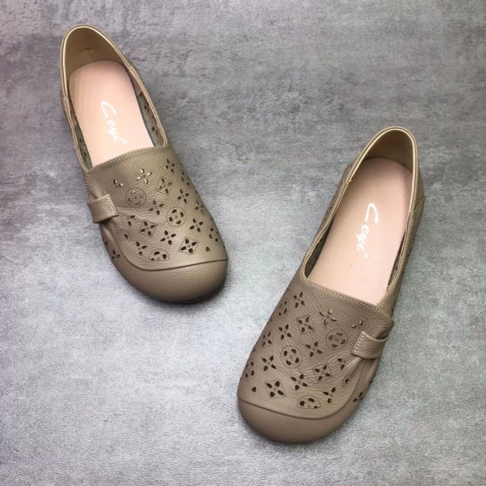 Mùa Hè Mới Giày Sandal Nữ Retro Giày Đơn Đế Mềm Da Mềm Thoải Mái Rỗng Lỗ Thoáng Khí giày