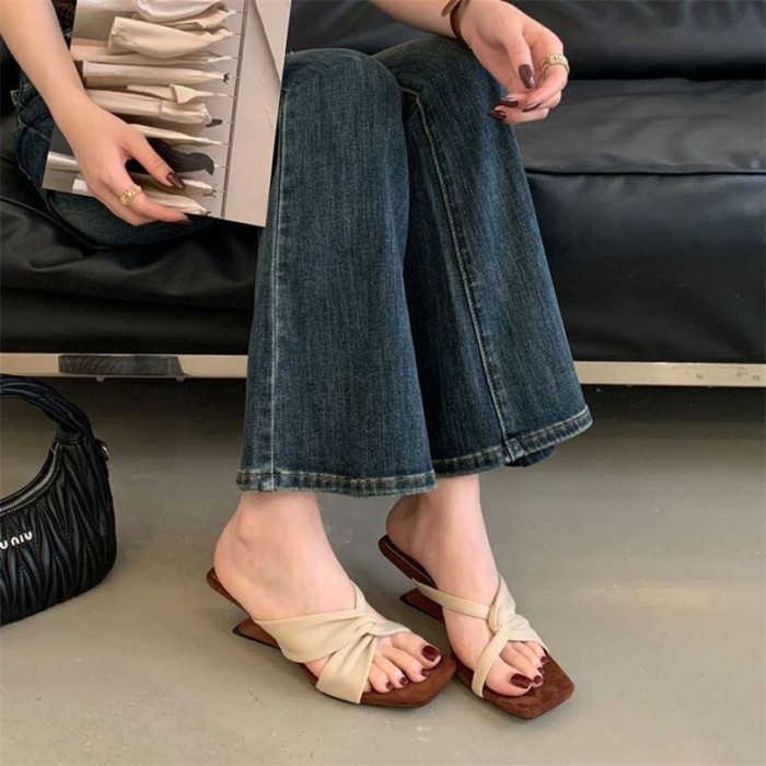 Thời Trang Retro Da Lộn Vuông Mũi Quai Quai Nêm Giày Sandal Nữ Mùa Hè Gót Dày