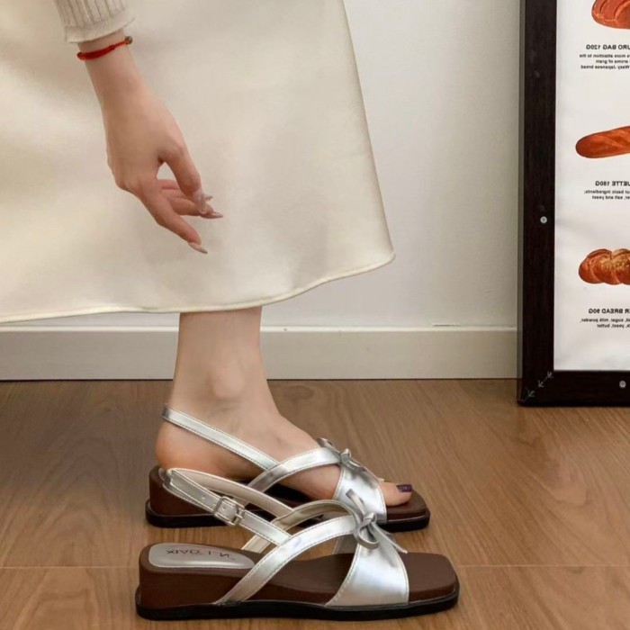 Giày sandal quai nơ nhẹ nhàng kiểu Pháp cho nữ, đế dày mùa hè kèm váy, sandal La Mã cho nữ