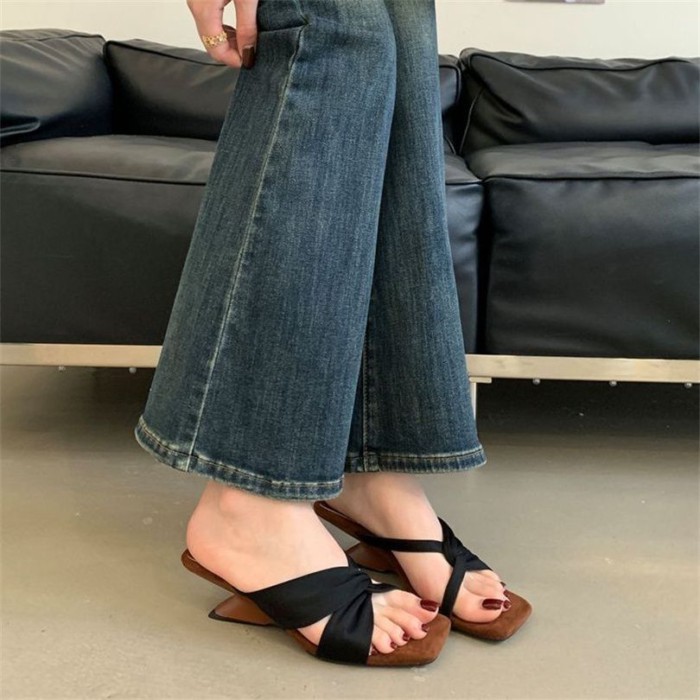 Thời Trang Retro Da Lộn Vuông Mũi Quai Quai Nêm Giày Sandal Nữ Mùa Hè Gót Dày