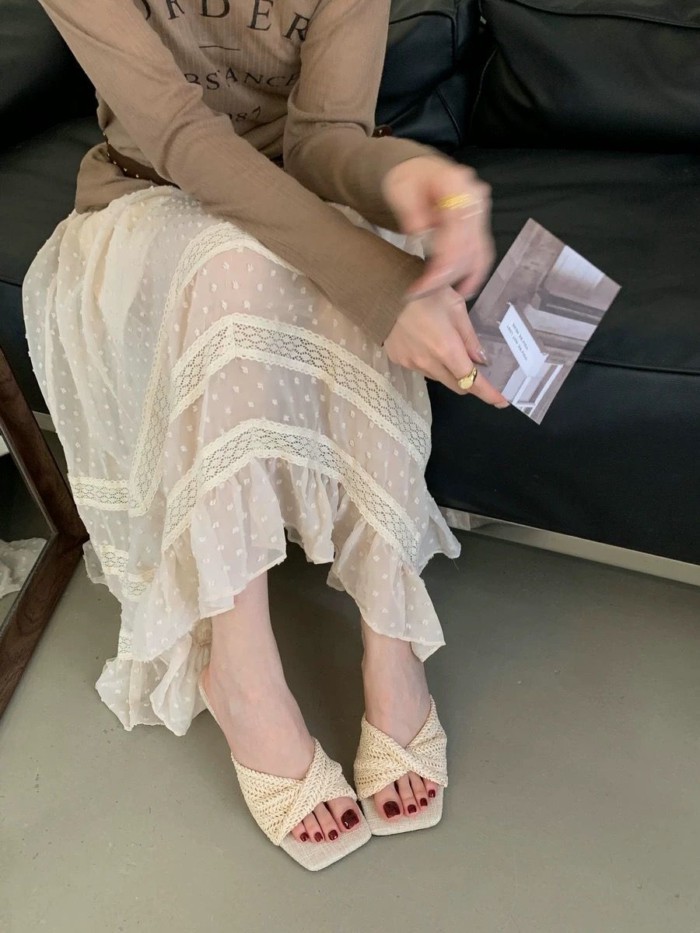 Dép dệt kiểu cổ điển của Pháp dành cho nữ, gót dày thời trang và đa năng với váy, dép đế nêm
