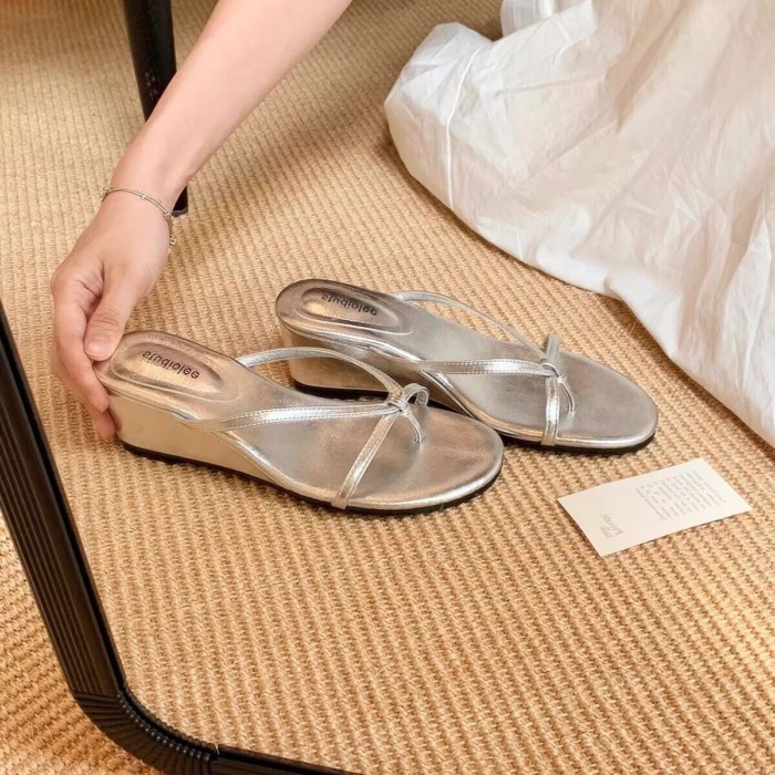 Dép xỏ ngón mũi nhọn kiểu Pháp xinh xắn cho nữ mặc làm áo khoác ngoài, quai mỏng kiểu cổ tích cho n