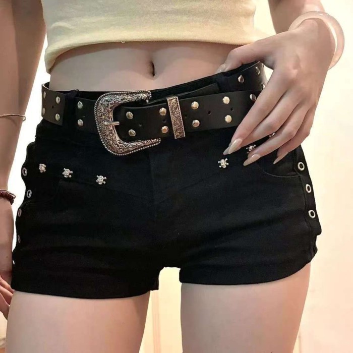 Quần denim nhỏ ôm sát hông y2k tối màu của Mỹ thiết kế đinh tán denim siêu quần short cho nữ