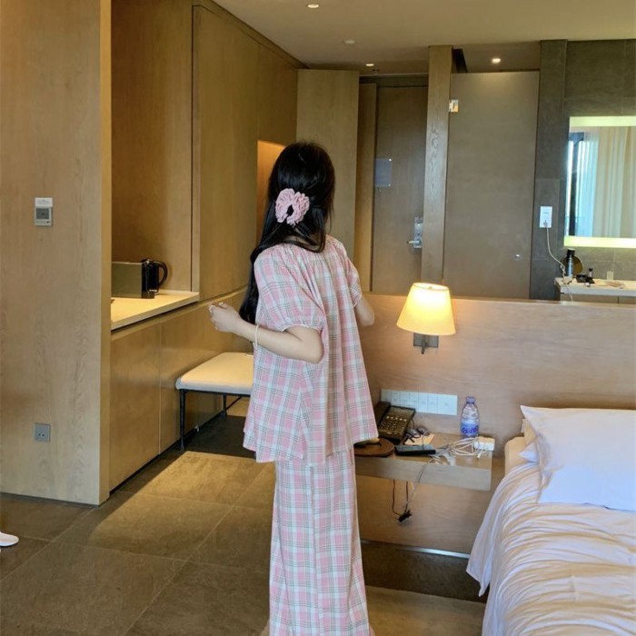 Bộ đồ ngủ kẻ sọc màu hồng ngọt ngào dành cho nữ quần ngắn tay mỏng mặc nhà rộng thùng thình