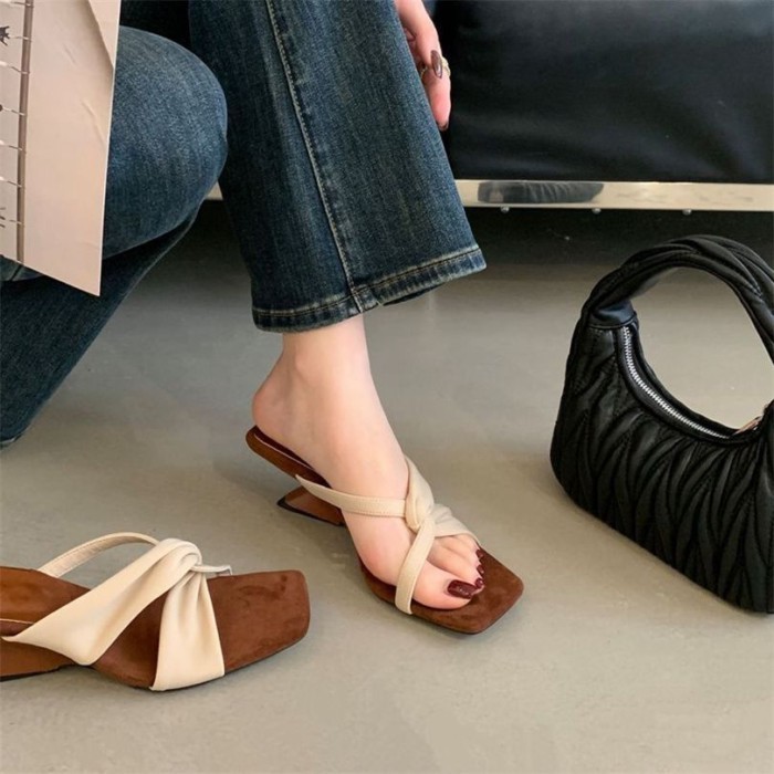Thời Trang Retro Da Lộn Vuông Mũi Quai Quai Nêm Giày Sandal Nữ Mùa Hè Gót Dày