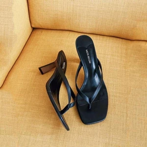Dép xỏ ngón màu đen Dép xỏ ngón nữ Giày cao gót đế nhọn Dép xỏ ngón Dép xỏ ngón thời trang đa