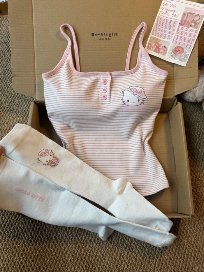 Sweet Hello Kitty treo đồ ngủ cho nữ mùa hè mới sọc hồng áo vest quần short mặc nhà có miếng