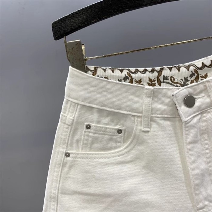 Quần Jean Thêu Jacquard Nữ Mùa Hè 2026, Ôm Dáng Rộng, Thời Trang và Cá Tính