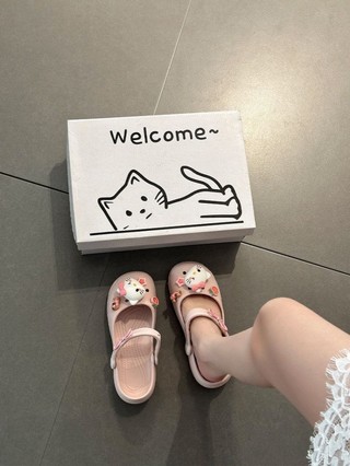 Mùa hè đi ngoài trời dép dopamine để chụp ảnh dép lỗ mèo ba chiều hoạt hình đa năng và dễ thư