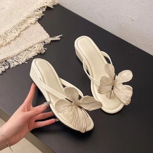 Dép Sandal Hình Bướm Thiết Kế Thích Hợp Cho Nữ Mùa Hè Hở Mũi Gót Thấp Dép Da Mềm Đi Biển