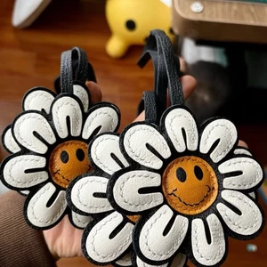 Nhà máy Handmade Pu Da Hướng Dương Mặt Dây Chuyền Mặt Cười Mặt Túi Hoa Mặt Dây Chuyền Xe Móc Khóa Ins Phong Cách