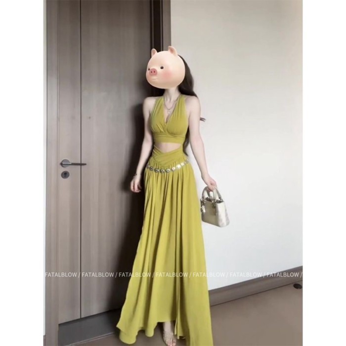 Đầm dây cổ chữ V màu xanh lá cây phong cách Hồng Kông dành cho nữ Váy đi biển mùa hè bên bờ b