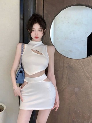 Bộ hai món mới Áo ngắn tay rỗng kiểu Pháp dành cho nữ váy ngắn che hông rỗng