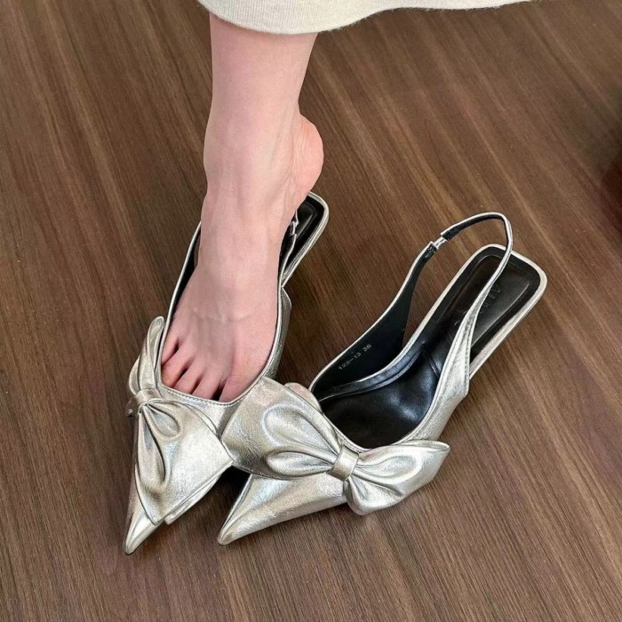 Giày nữ cỡ lớn mới mũi nhọn mũi nhọn gót mèo thanh mảnh nơ vàng bạc đa năng OL nữ