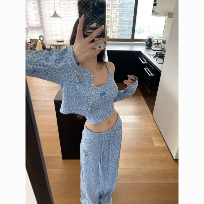 Bộ ba món ngọt ngào Nhật Bản hottie mèo kitty treo quần dài mới màu xanh da báo quần áo mặc ở