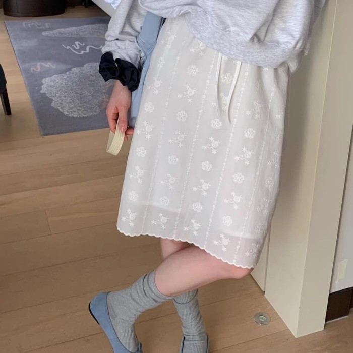 Lan ~ Váy Plus Size Style Mới Hàn Quốc, Thêu Ren, Dáng Thẳng Phù Hợp Nhiều Người