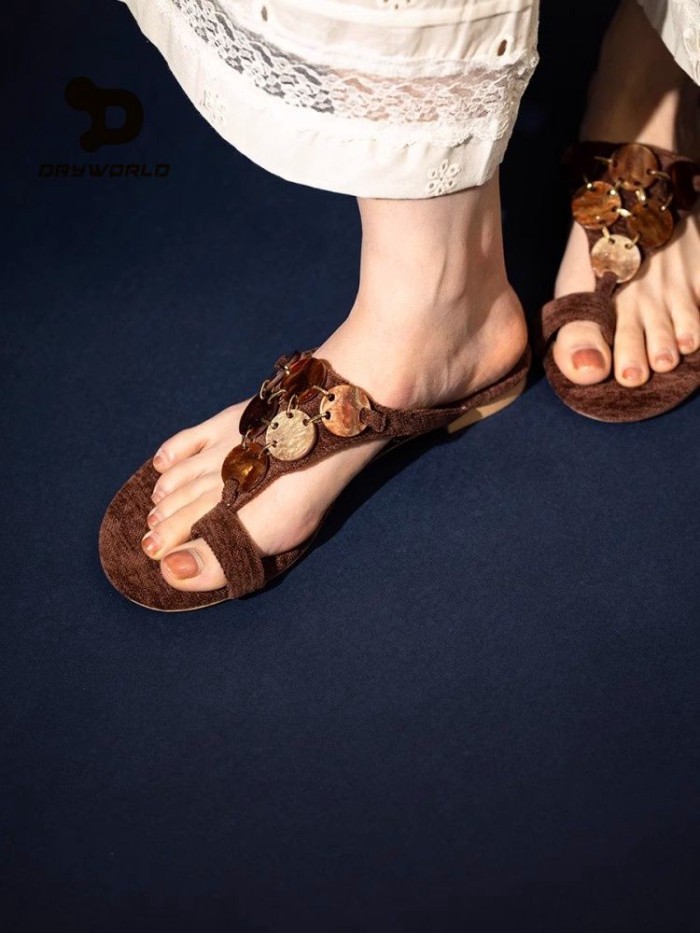 Lan ~ Dép xỏ ngón cao cấp Nữ Mùa hè Phong cách mới Dép bên ngoài phẳng Slip-On Slipp