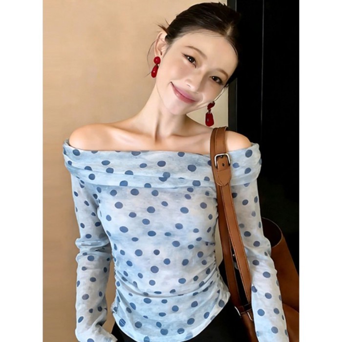 Lan ~ Áo Thun Dài Tay Một Vai Nữ Thiết Kế Super Beau, Họa Tiết Chấm Bi Smudge Phong Cách Trendy