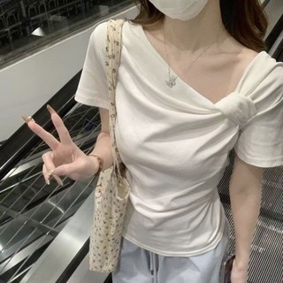 áo xoắn slim fit cổ nghiêng Áo thun không đều mùa hè mới xếp li dáng ngắn tay ngắn phong cách Hà