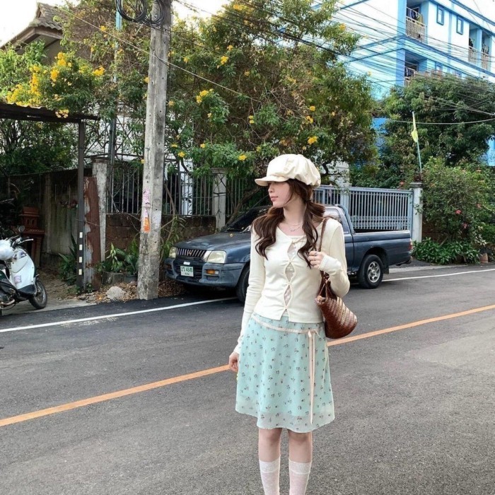 Váy hoa cao cấp phong cách preppy ngọt ngào với chi tiết nơ