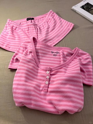 Bộ đồ ngủ BM sọc hồng cổ tròn phong cách Mỹ dành cho nữ mùa hè mới quần short ngắn tay mặc ngoài