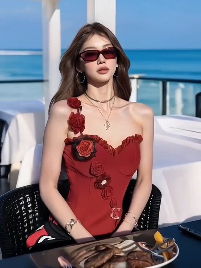 Hot Girl Mỹ ren hoa yếm yếm nữ thiết kế mùa hè eo thon gợi cảm áo ống