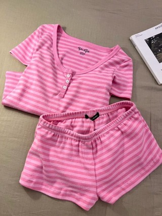 Bộ đồ ngủ BM sọc hồng cổ tròn phong cách Mỹ dành cho nữ mùa hè mới quần short ngắn tay mặc ngoài