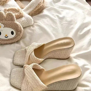 Vô cùng thoải mái! Dép đế bệt mũi vuông bện phong cách retro dành cho nữ đi biển cao gót dép