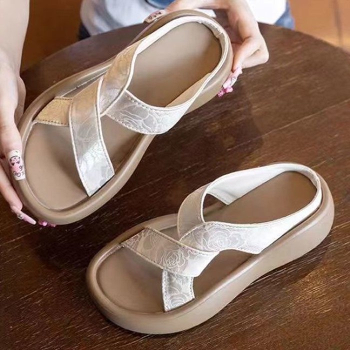 Dép xỏ ngón thời trang mùa hè mới của Trung Quốc cho nữ mặc áo khoác ngoài mùa hè đế dày để đi chơi