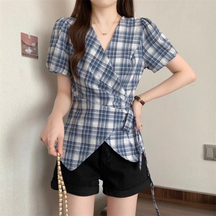 Áo sơ mi ngắn tay cổ chữ V kẻ sọc phải phong cách Hàn Quốc dành cho nữ mùa hè viền không đều áo sơ