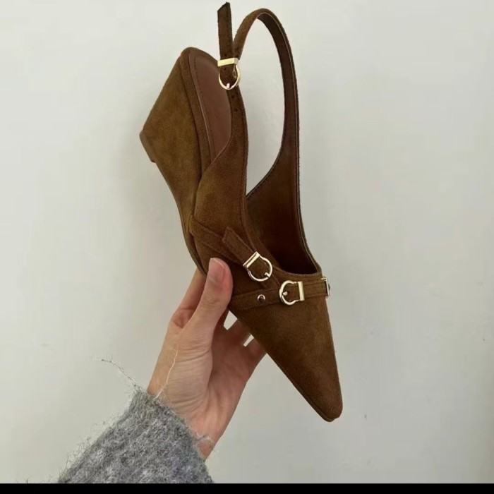 Giày cao gót niche kiểu Pháp dành cho nữ mùa hè mới phong cách retro khóa mũi nhọn miệng nông