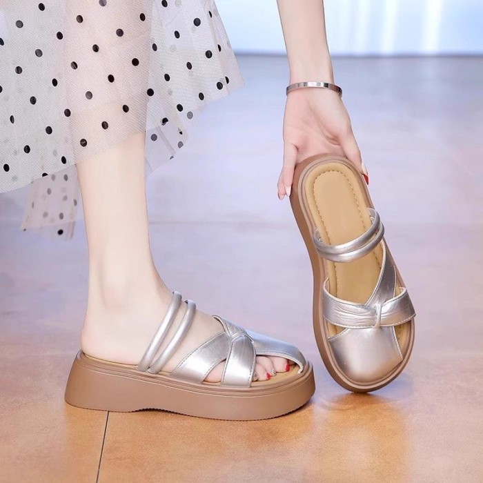 đế dày kèm váy, dép đi biển hai chiều cho nữ, dép xỏ ngón kiểu Pháp mới cho nữ, áo khoác ngoài m