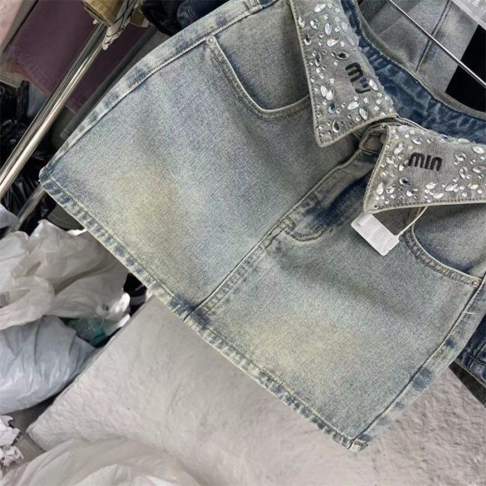 Váy thiết kế ve áo wash của Mỹ thích hợp thêu kim cương màu xanh nhạt Váy ngắn chữ A denim dà