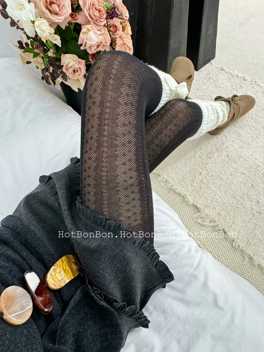 Quần tất niche phong cách Hàn Quốc họa tiết retro màu cà phê và chấm bi, vải cottonjacquard hơi trong suốt