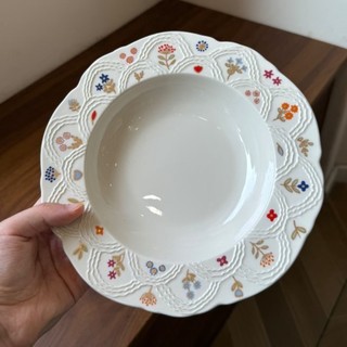 Bộ đồ ăn gốm gồm đĩa tinh tế cho bữa sáng, tráng miệng, phong cách nghệ thuật phương Tây