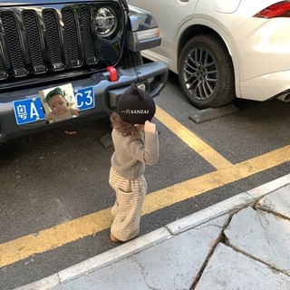 Quần nhung ống suông và quần thể thao sọc ngang cho bé gái. Quần thể thao ống rộng dày 3 khối thời