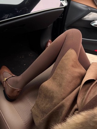 Quần Legging Retro Màu Cà Phê Cao Cấp, Mỏng, Định Hình Chân Đẹp và Chống Chảy Xệ